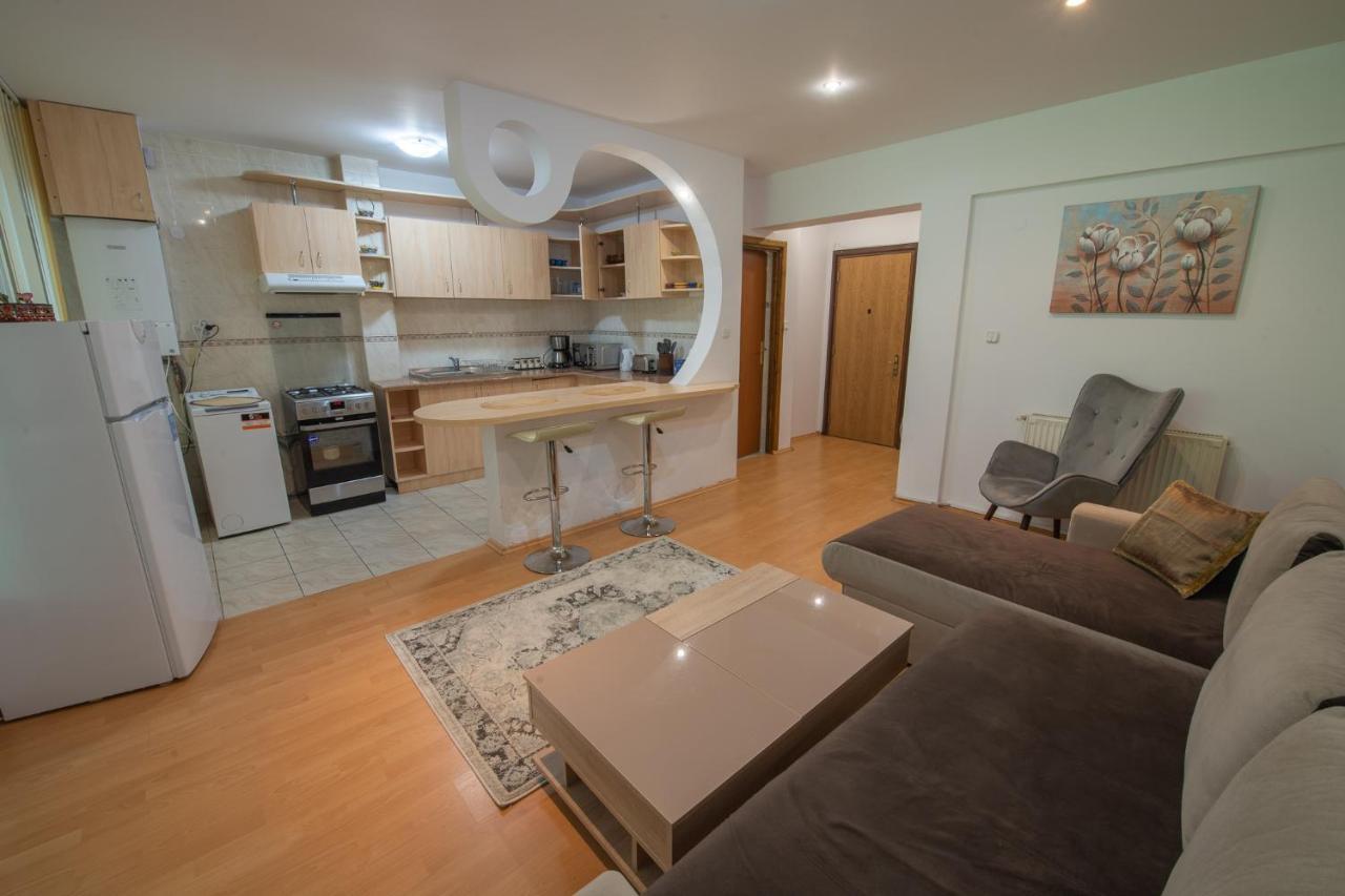 Monik Apartament Sinaia Buitenkant foto