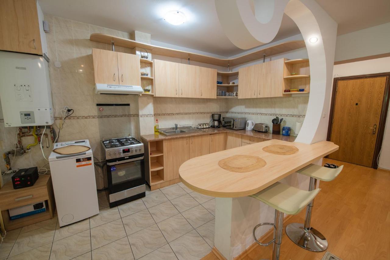 Monik Apartament Sinaia Buitenkant foto